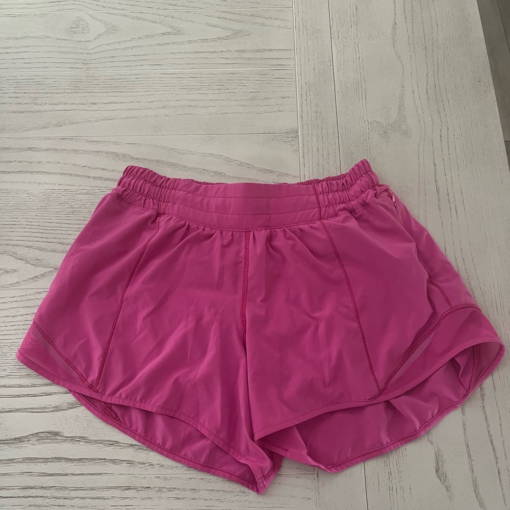 Lululemon Hotty Hot Shorts Size 6 Pink
